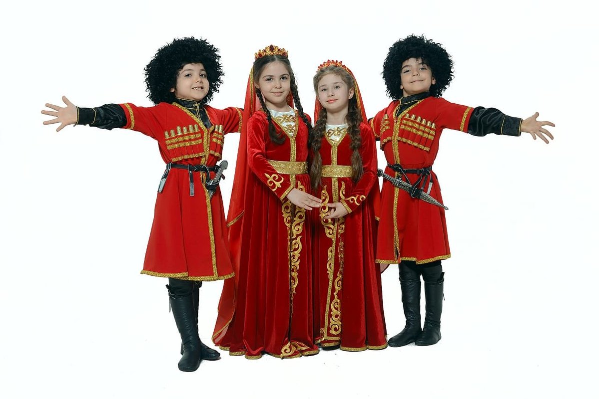 Национальный костюм лезгинки