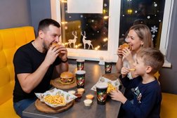 Family Krusty, с рейтингом 4.7 - находится по адресу Санкт-Петербург, Пахомовская улица, 22 ст1 