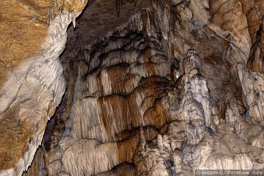 Внутри Большой Азишской пещеры, Адыгея