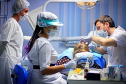 Стоматологическая клиника МЭДАР, с рейтингом 4 - находится по адресу Екатеринбург, Родонитовая улица, 4а 