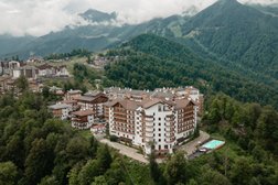 Хилинг-отель и спа-комплекс Green flow, с рейтингом 4.4 - находится по адресу Краснодарский край, городской округ Сочи, село Эстосадок, Горная Олимпийская деревня, улица Сулимовка, 9 