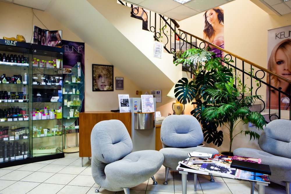 Свои на беговой салон. Амстердам салон красоты новопеределкино. Салон белль тамбов. Салон красоты спб беговая. Парикмахерская на электрозаводской.