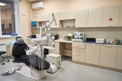 Стоматологическая клиника Абсолют Смайл, с рейтингом 4.9 - находится по адресу Курск, Центральный округ, Северный, 305000, проспект А.Ф. Дериглазова, 3 