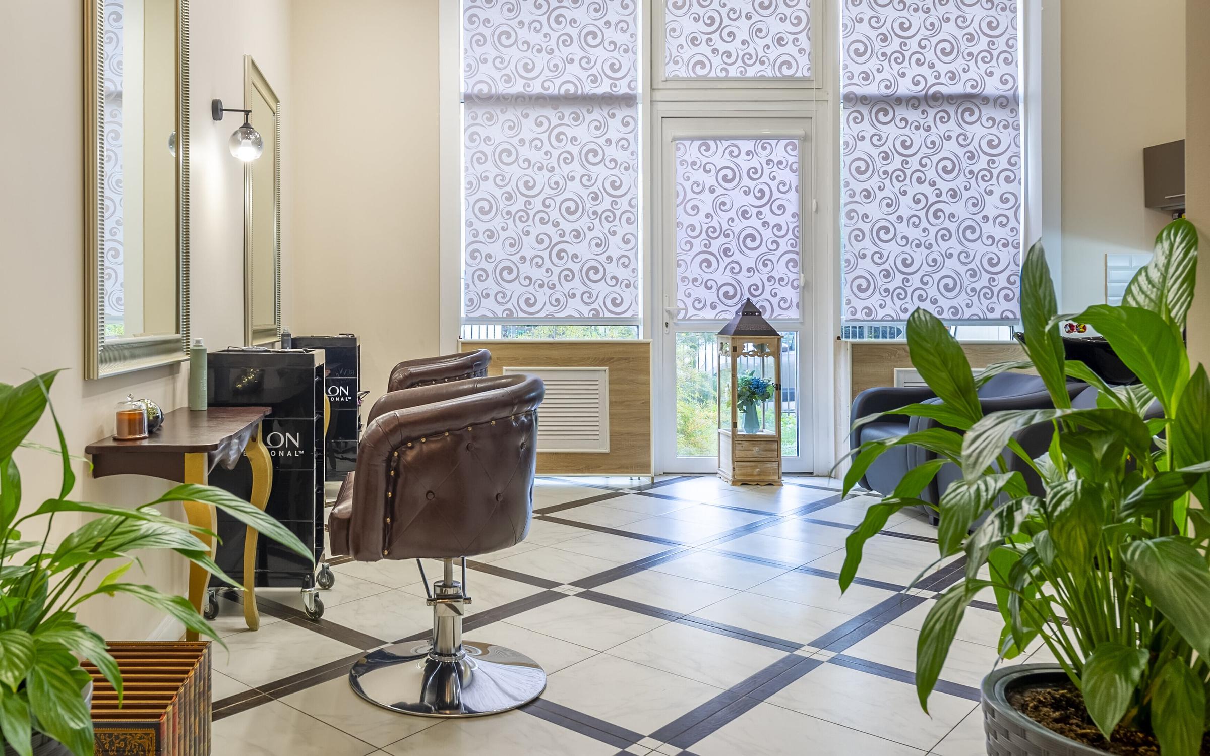 салон красоты в эко стиле. парикмахерский салон. открытие спа салона с шарами. хамелеон красногорск салон красоты. салон натура.