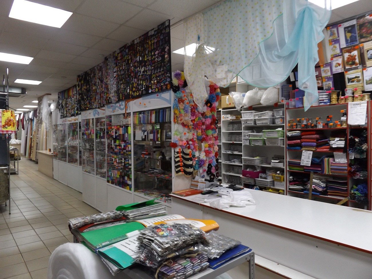 Магазин тканей и швейной фурнитуры Радуга Текстиль на