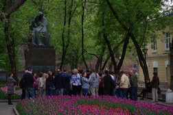Дом Н.В. Гоголя, с рейтингом 3.8 - находится по адресу Москва, Никитский бульвар, 7а 