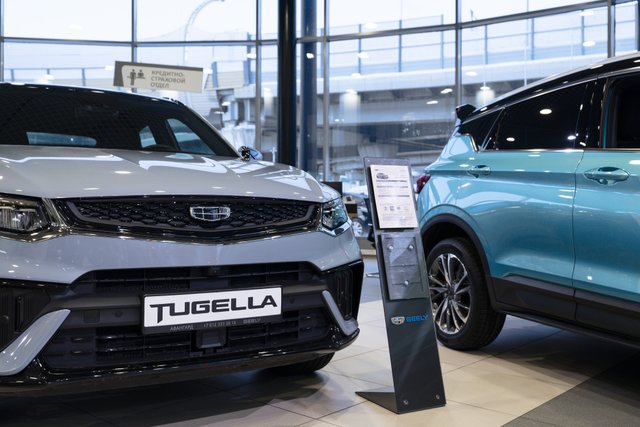 Джили атлас желтый. Джили авангард лахта приморский. Джили авангард лахта приморский. Джили лахта. Geely tugella flagship sport 2023.