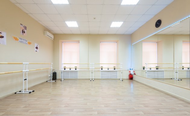 Голые дети в подъезде  