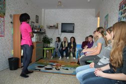 Школа иностранных языков Happy English, с рейтингом 4.1 - находится по адресу Красноярск, Взлётная, 6 