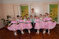 Школа танцев Студия+, с рейтингом 5 - находится по адресу Екатеринбург, Крестинского, 39 