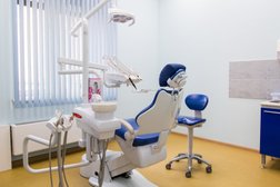Стоматология Denta West, с рейтингом 4.9 - находится по адресу Москва, район Чертаново Южное, 117535, Россошанская улица, 6 