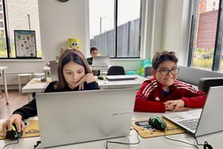 Школа программирования для детей Kiberone, с рейтингом 4.9 - находится по адресу Москва, Новомосковский административный округ, посёлок Коммунарка, улица Александры Монаховой, 84к3 