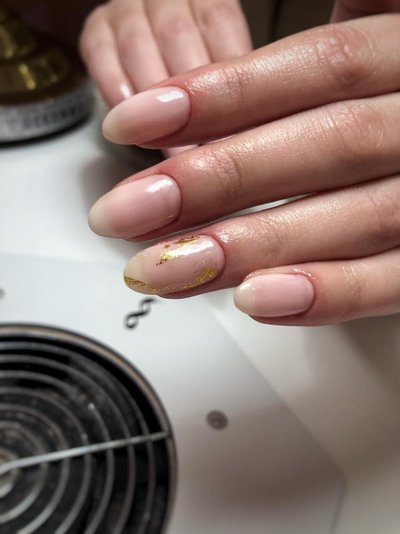 studiya manikyura i pedikyura 4hands v tc