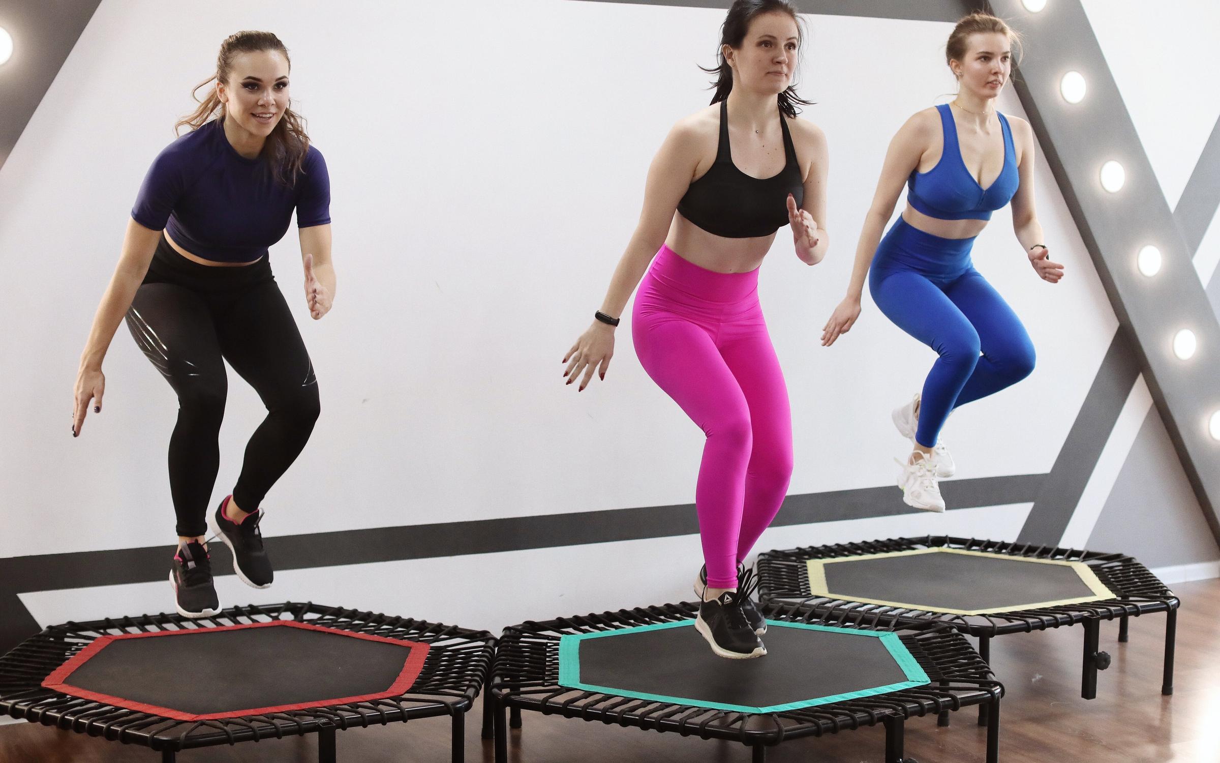 Джампинг фитнес отзывы до и после фото Jumping Fitness, студия фитнеса на батутах на 7-ой Парковой улице в Москве - отз
