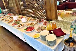 Бар-ресторан Трасса, с рейтингом 4.6 - находится по адресу Московская область, пгт Радумля, Ленинградское шоссе 49 километр, ст2 