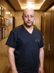 Главный врач, имплантолог Абет Саргисович Мукоян