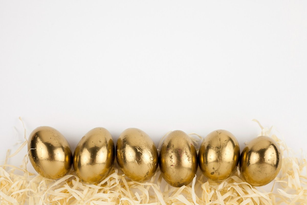 Золотые пасхальные яйца