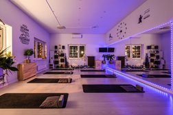 Фитнес-клуб Yma Fit, с рейтингом 4.6 - находится по адресу Москва, Западный административный округ, район Солнцево, улица Татьянин Парк, 19, корп. 1 