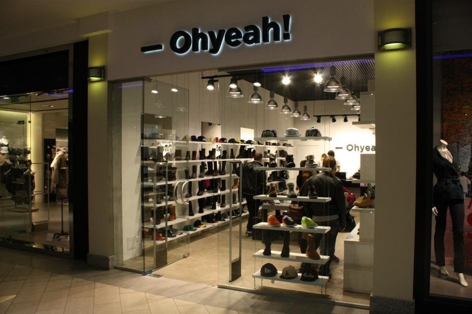 владелец rendez-vous. магазин обуви из атриума. бутик michael kors. Ugg гум. Rendez vous атриум.