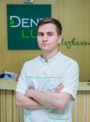 Стоматолог-хирург, имплантолог Сергей Вячеславович Боровский