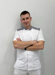 Имплантолог, стоматолог Лев Евгеньевич Гурьев