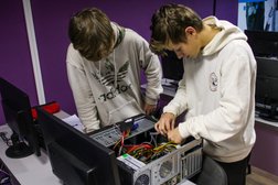 Академия Топ Екатеринбургский филиал московский международный колледж цифровых технологий, с рейтингом 4.8 - находится по адресу Екатеринбург, Фурманова, 57 