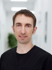 Имплантолог, стоматолог Дмитрий Владимирович Манжос