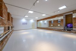 La Perla Mind&Body студия, с рейтингом 5 - находится по адресу Москва, улица Пречистенка, 17/9 