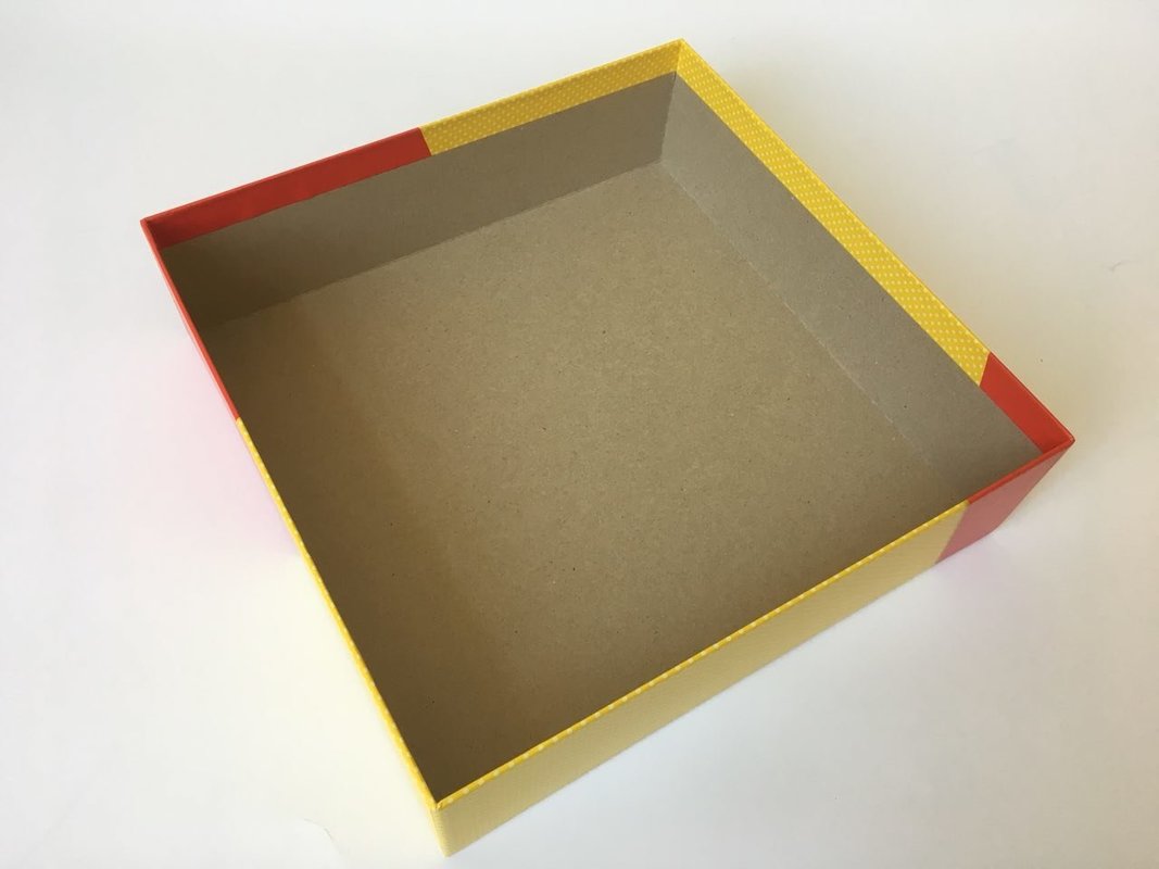 Картонная крышка. Коробка крышка дно картон. Переплетный картон коробки. Крышка дно из картона. Коробка крышка дно из дизайнерского картона.