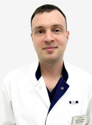 Офтальмолог, офтальмохирург Денис Дмитриевич Петров