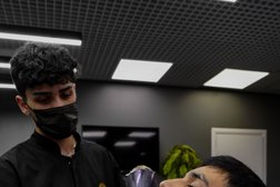 Барбершоп Мужики про, с рейтингом 4.8 - находится по адресу Екатеринбург, проспект Ленина, 25 