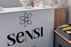 Салон красоты Sensi, с рейтингом 4.8 - находится по адресу Самара, Демократическая улица, 134а 