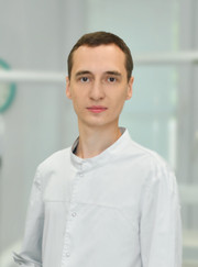 Стоматолог, стоматолог-терапевт Павел Николаевич Михневич