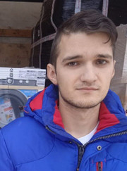 Грузчик Михаил Алешин