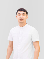 Стоматолог-ортопед Ерик Досанович Мамыркул