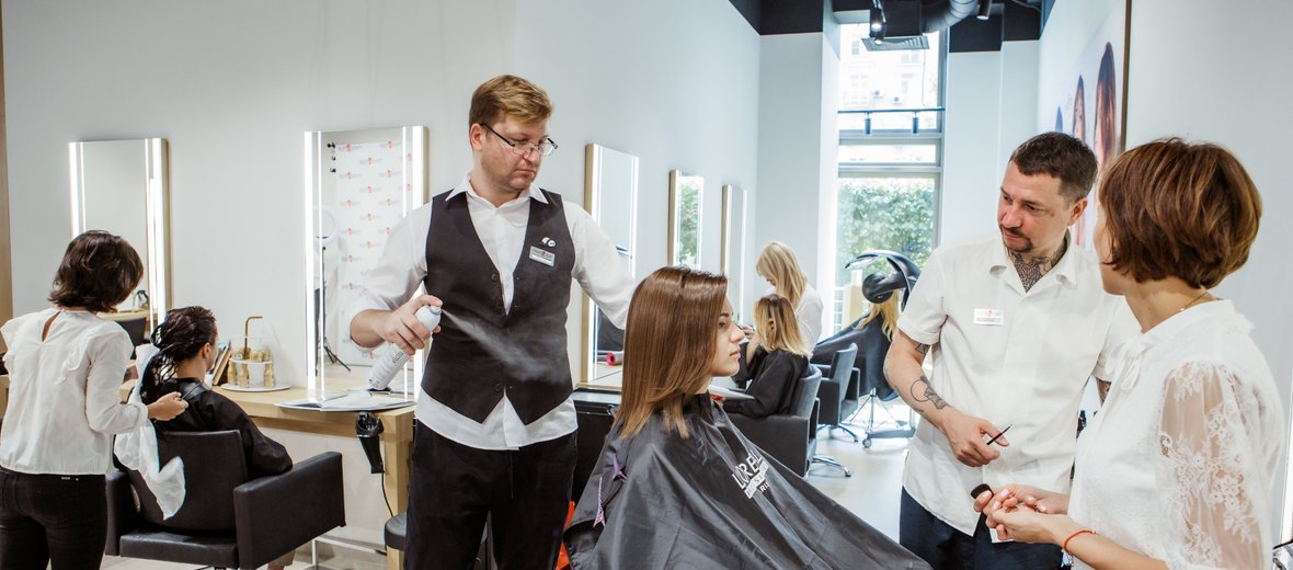 Умная стрижка салон. Салон красоты Mod's hair Paris. Французский парикмахер. Парикмахерская Красноярск Mod's hair