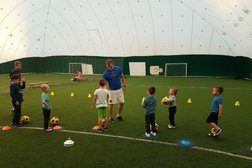 Футбольная школа Football family, с рейтингом 2.3 - находится по адресу Санкт-Петербург, Глиняная улица, 5 