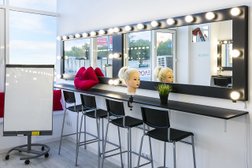 Академия красоты Эколь, с рейтингом 4.1 - находится по адресу Волгоград, проспект им. Маршала Советского Союза Г.К. Жукова, 5 