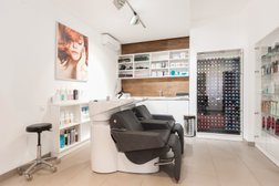 Салон красоты Ирис, с рейтингом 2.9 - находится по адресу Московская область, пгт Нахабино, Школьная улица, 8а 