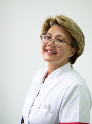 Гастроэнтеролог, гирудотерапевт Елена Леонидовна Смирнова