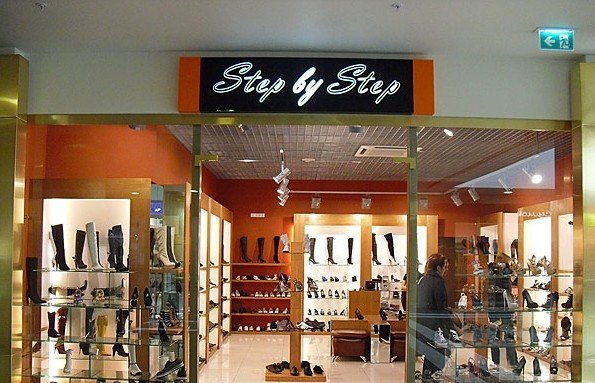 Заневский каскад магазины одежды - обувные. Каскад чита обувь. Delmaka магазин обуви в каскаде. Каскад обувь. Чита магазин обувной каскад.