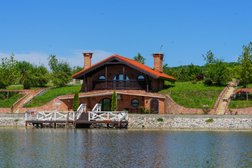 Парк-отель ХОББИТ ТОН, с рейтингом 2 - находится по адресу Ставропольский край, пос. Иноземцево, улица Вокзальная, 1 ст2 